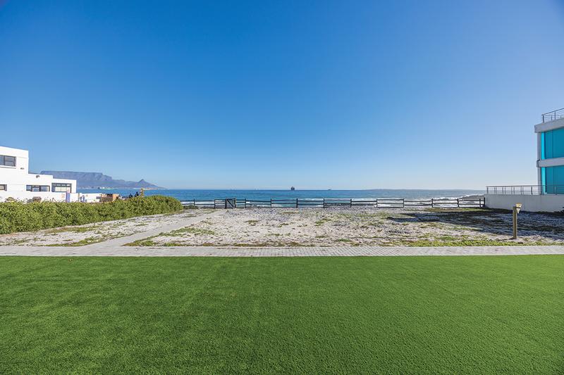 To Let 5 Bedroom Property for Rent in Bloubergstrand Western Cape